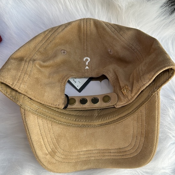 New GUESS EMBROIDERED FAUX SUEDE HAT - BEIGE main image 6